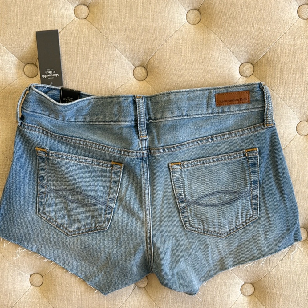 Abercrombie & Fitch Vintage Boyfriend shorts Size 25 - NEW
